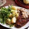 Rump steak with mushroom sauce