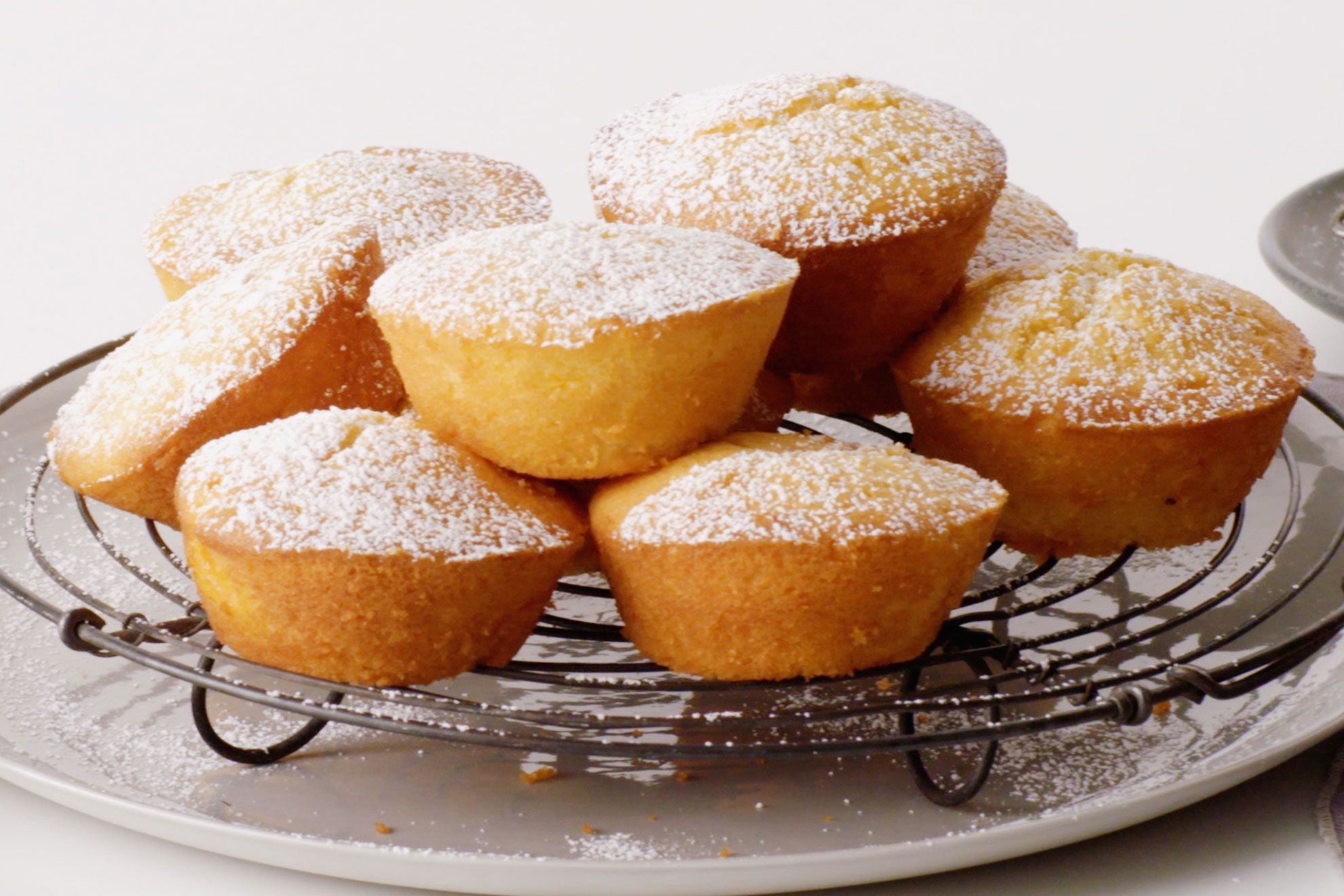 Apple and custard tea cakes